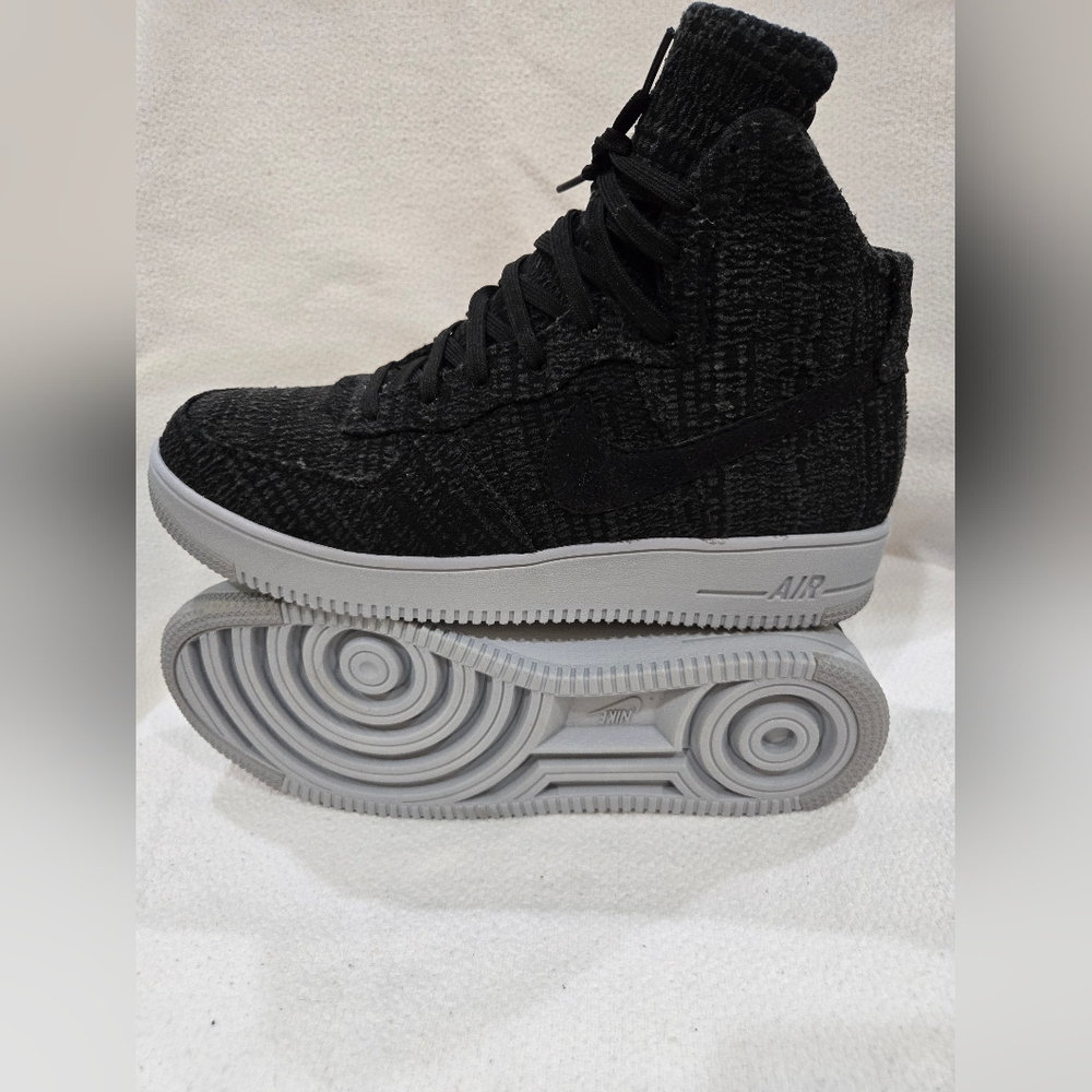 Nike Air Force 1 High Flyknit Black High-Top Sneakers